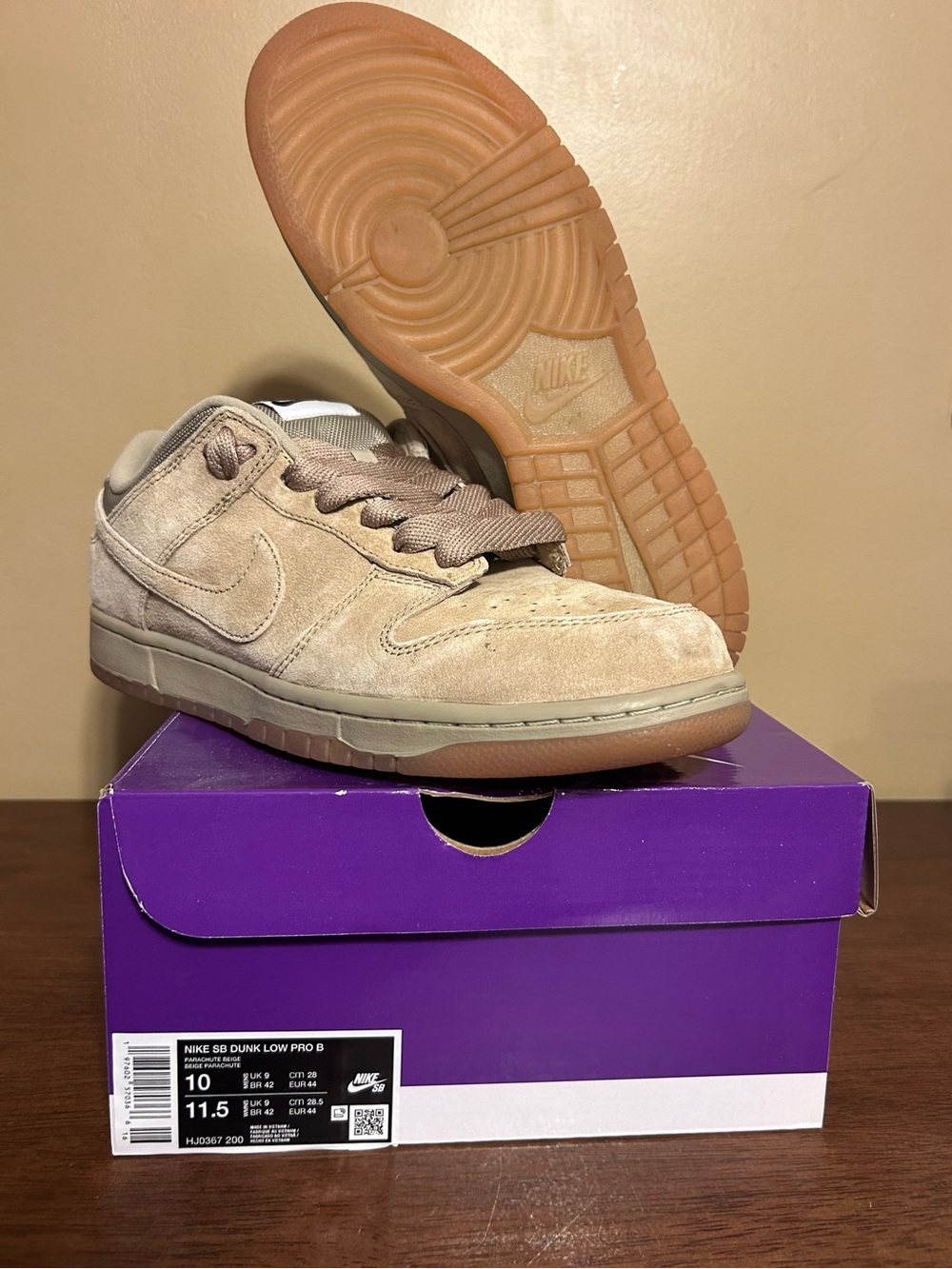 Size 10 Nike Dunk SB Low Parachute Beige HJ0367-200 VNDS OG ALL Authentic
